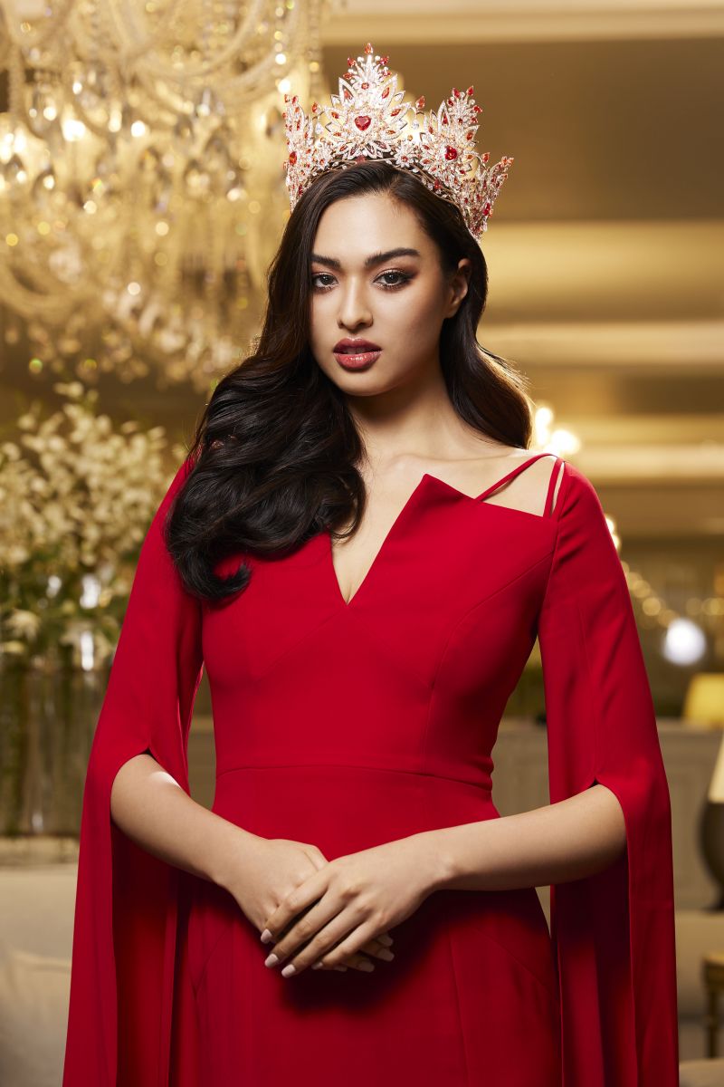 Anchilee Scott-Kemmis,  Miss Universe Thailand  Breaking the Standards  of Beauty