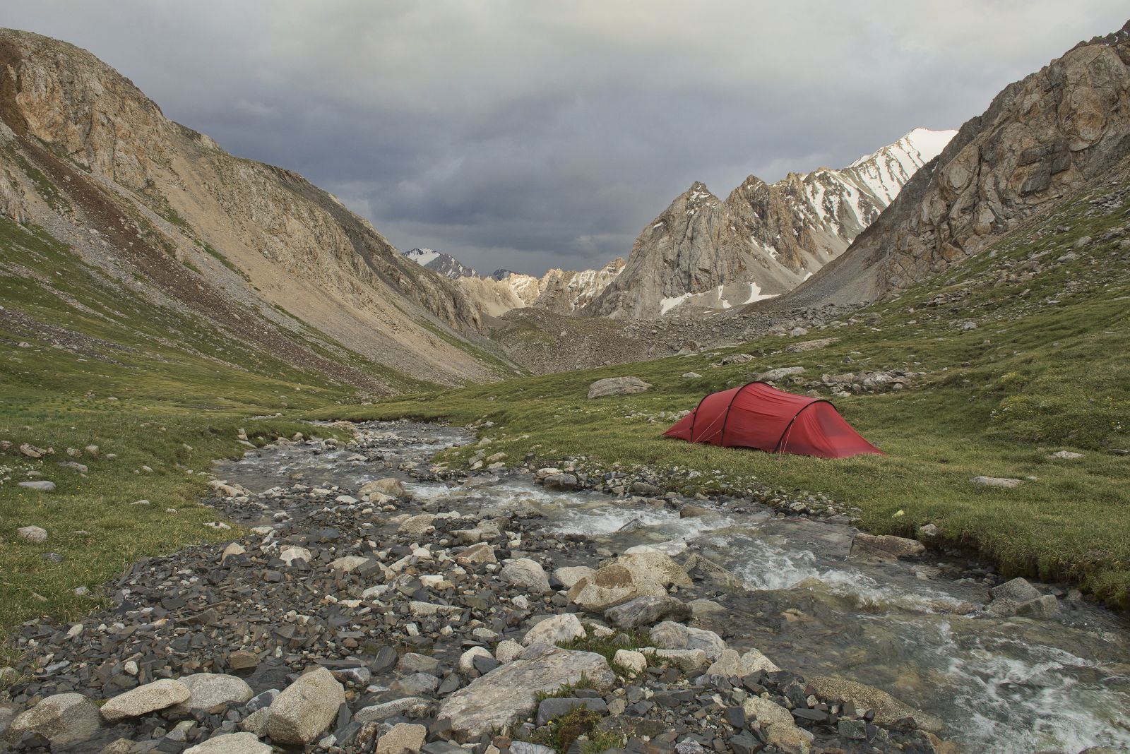 Kyrgyzstan: Swiss Mountain Paradise in Central Asia