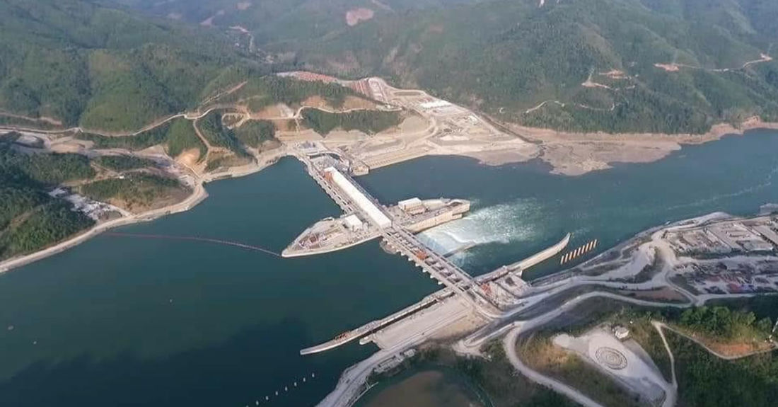 Xayaburi Dam Begins Sending Power to Thailand