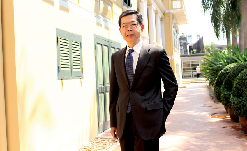 THE ART AND CRAFT OF GUIDING THE CENTRAL BANK