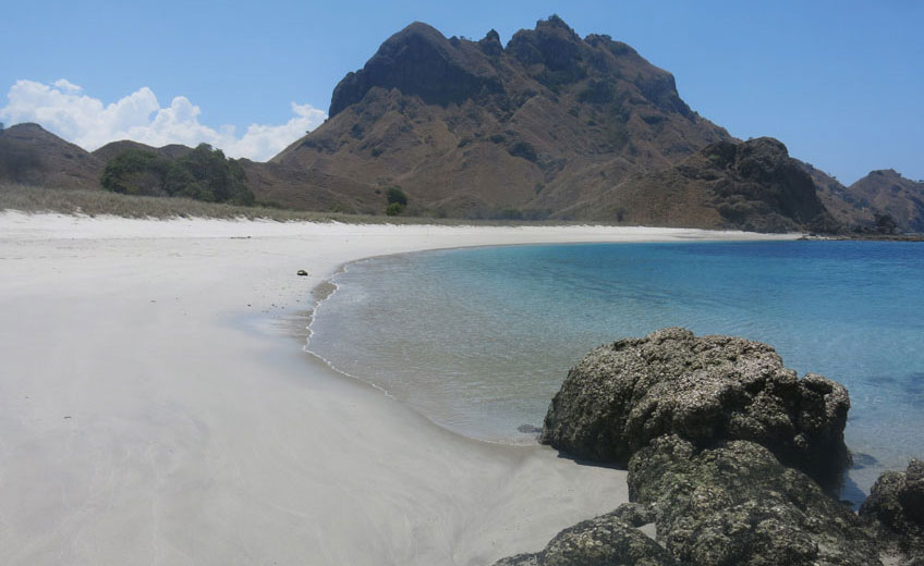 Flores - Beaches, Volcanoes And Highland Villages