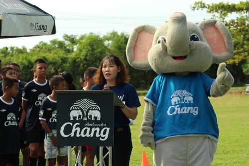 Thai Bev's Smillng Community Csr