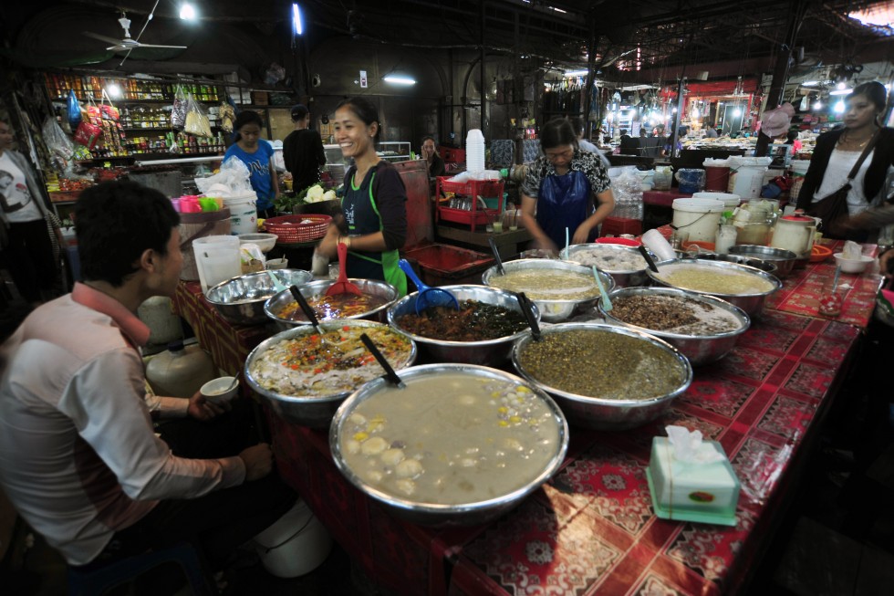Lively Khmer market