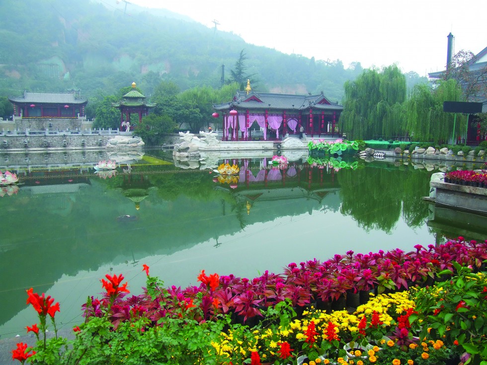 The legend of Emperor Tang Xuanzong and his concubian at Huaqing Hot Spring.