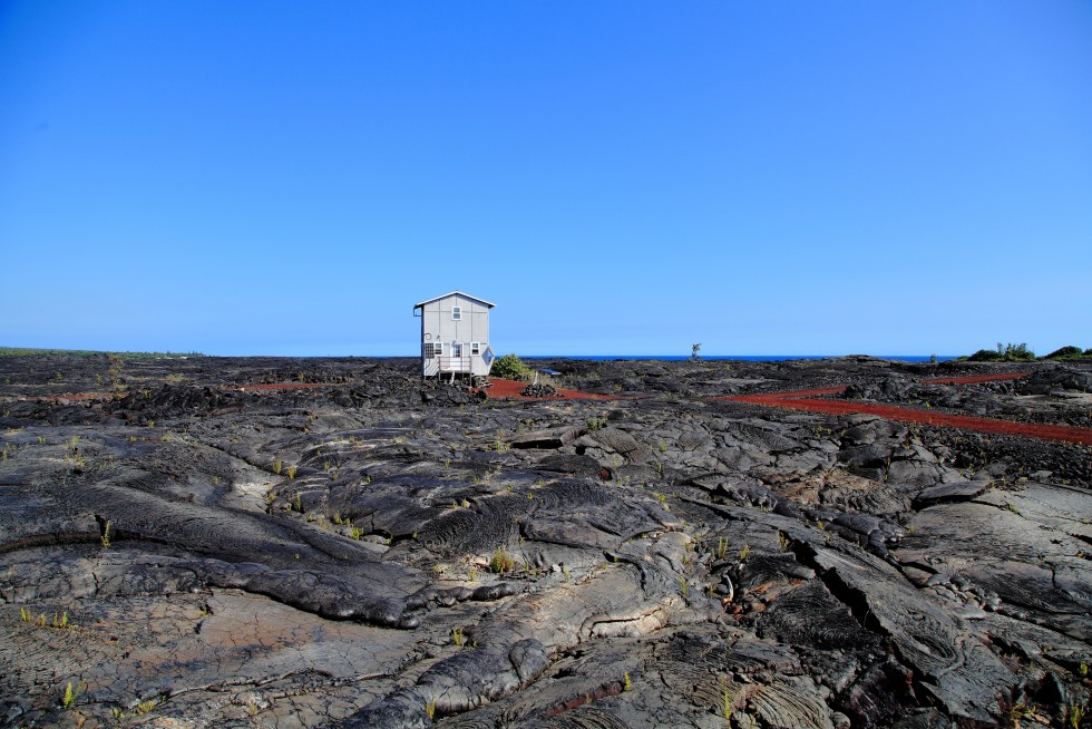 Intricate lava patterns, sometimes with pro-independence art or simple settlements.