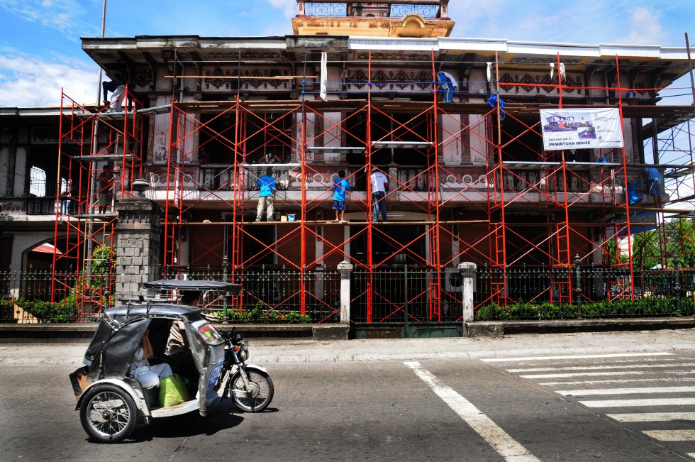 Pamintuan Mansion in Clark