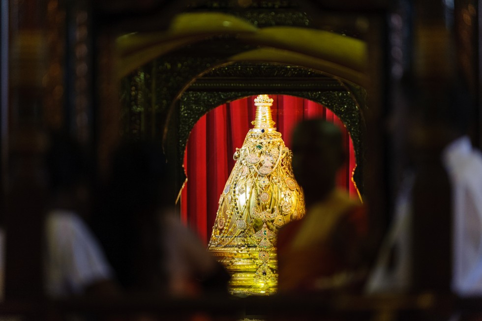 Kandy is the most religious site in Sri Lanka. The 17th-century Temple of the Tooth (Sri Dalada Maligawa) located in this town is among the most important and popular pilgrimage destinations for locals and people around the world.