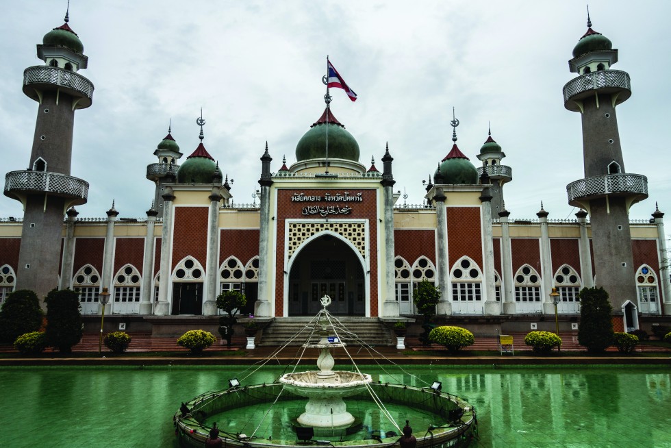 The picturesque Pattani Central Mosque and the historic Krue Se Mosque.