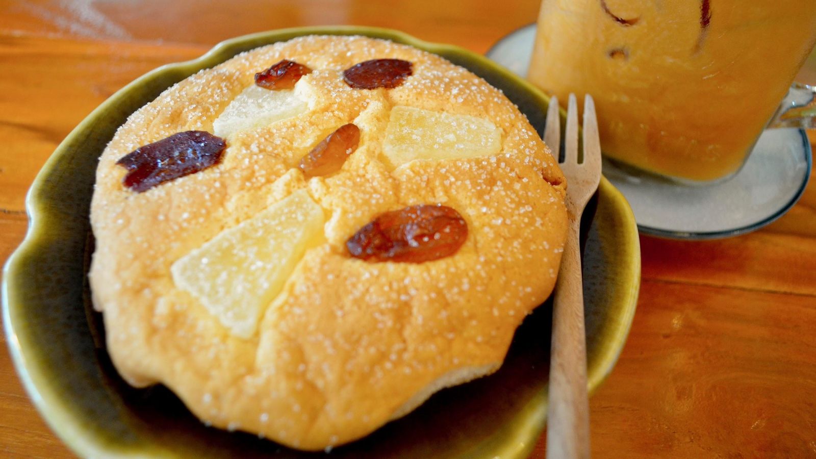 Kanom Farung or Kudeejeen Portuguese cake ban